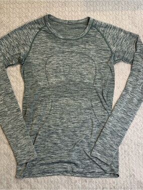 lululemon athletica Long Sleeve Seamless Top - Heather Gray